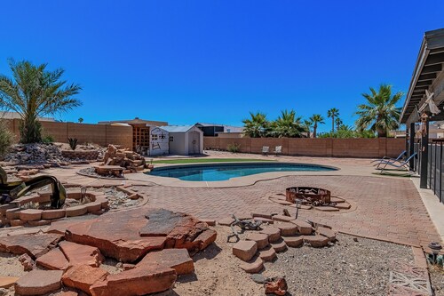 Relaxing Desert Get-Away