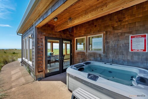 Manzanita Waves House: Luxury Oceanfront Short-Term Vacation Rental