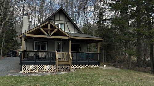 Waterview, air conditioning, adjacent to the beach, covered front and rear decks