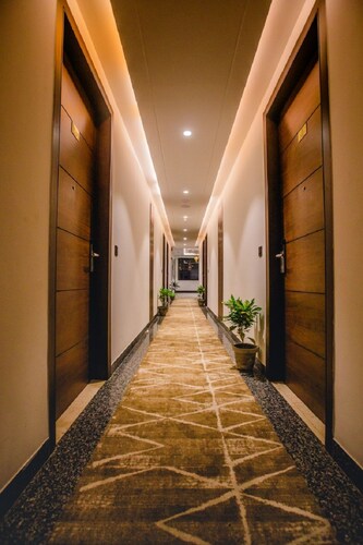 Hotel Ten Square