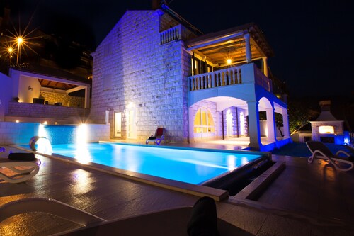 Villa Arion