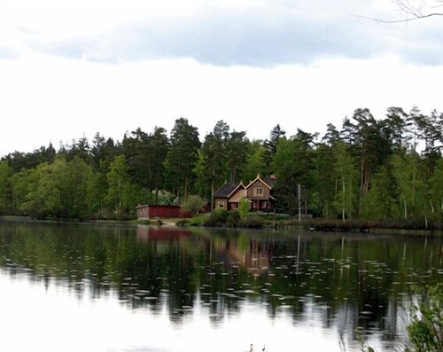 Prachtvolles Kulturhaus direkt am See. Im Herzen eines großartigen Naturgebietes