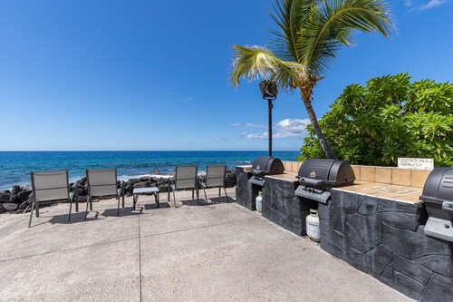 POPULAR ON OCEAN COMPLEX  - GREAT AMENITIES, DISCOUNTS  AND LOCATION!!!