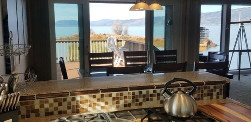 KELSEYVILLE LAKEFRONT LUXURY! 3 STORY, 3 BR/2B PRIVATE DOCK next to hot springs