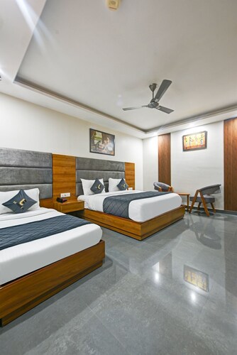 Hotel Akshat by Kelvish Hotel