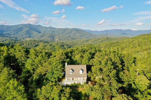 Awsome mountain view, and very private