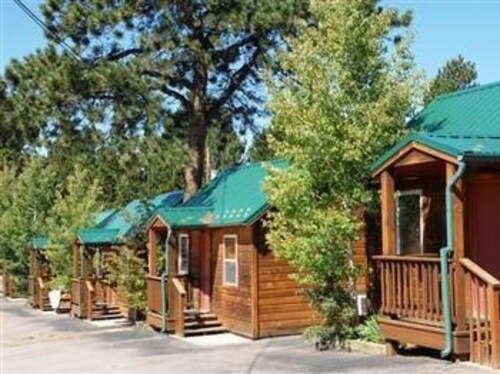 Eagle Fire Lodge & Cabins