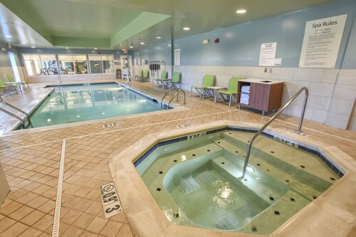 Holiday Inn Express Hotel & Suites Richwood-Cincinnati South by IHG