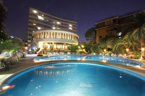 International Hotel e Suite