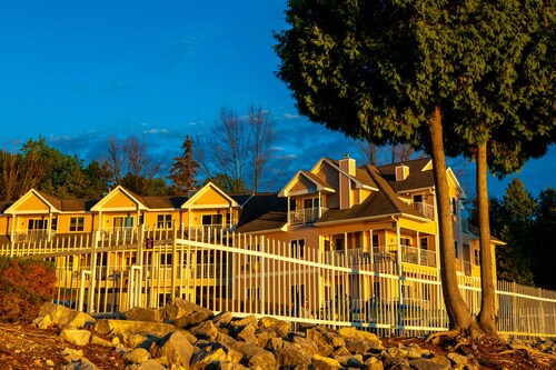 Westwood Shores Waterfront Resort