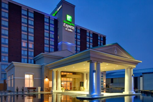 Holiday Inn Express & Suites Chatham South, an IHG Hotel