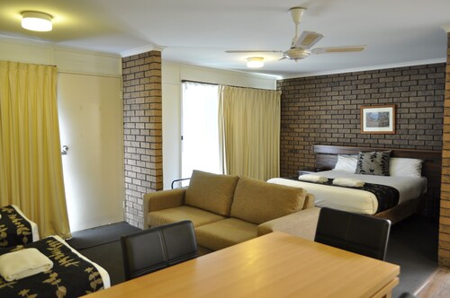 Albury Burvale Motor Inn