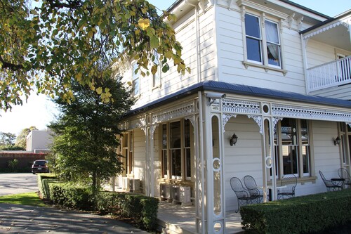 Merivale Manor
