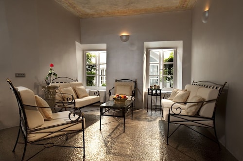 Antiq Palace Hotel And Spa