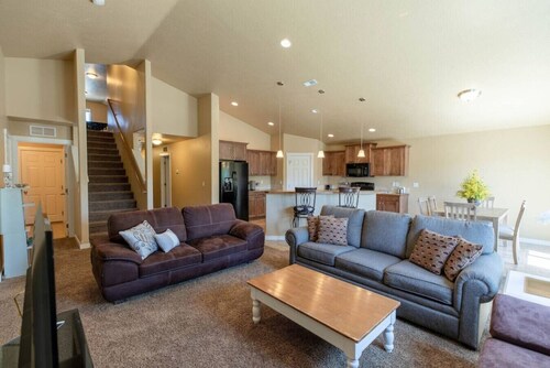 No Cleaning Fee! Kuna`s Ultimate Retreat – Game Rm