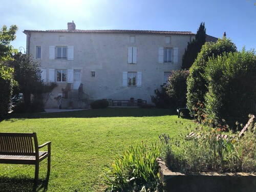 For you, a superb mansion in Charente