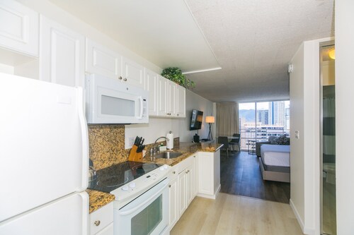 Ilikai Marina Studio City View Condos with Fully Equipped Kitchens & Free Wifi