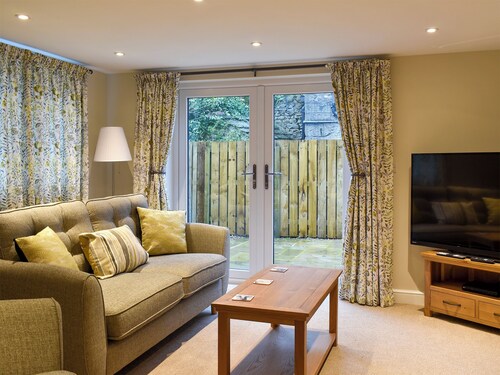 May Cottage - UK12970