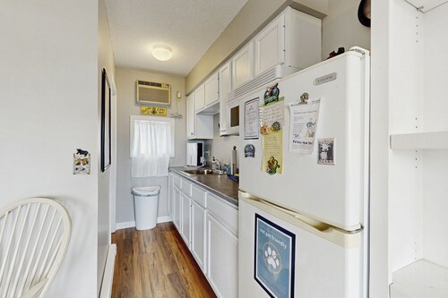 Charming condo w/ lake access, dock, WiFi & mountain views