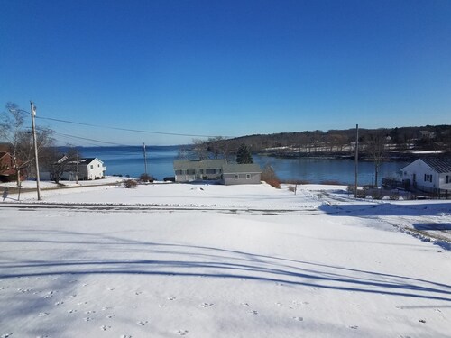 Comfortable, Close to Town Home, with Oceanview.