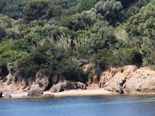 comfortable sea view apartment on the Giens peninsula facing porquerolles Hyères