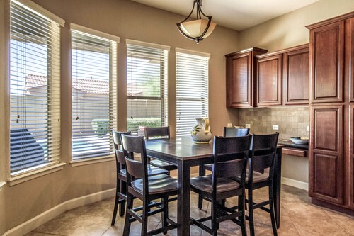 Beautiful 3 bedroom home in a private community in Estrella Mountain Ranch