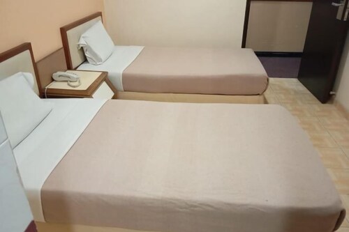 TS Hotel - Taman Rinting