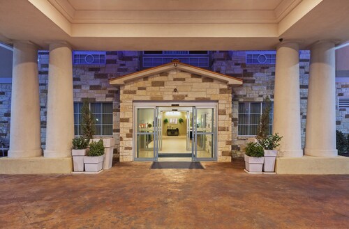 Holiday Inn Express Hotel & Suites Brady, an IHG Hotel