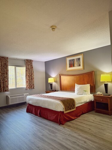 Laketree Inn And Suites Marion
