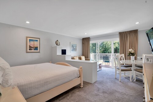 East Hampton House Resort