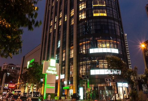 Holiday Inn Qingdao City Centre, an IHG Hotel