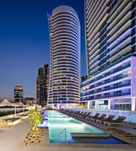 Hilton Surfers Paradise Hotel & Residences