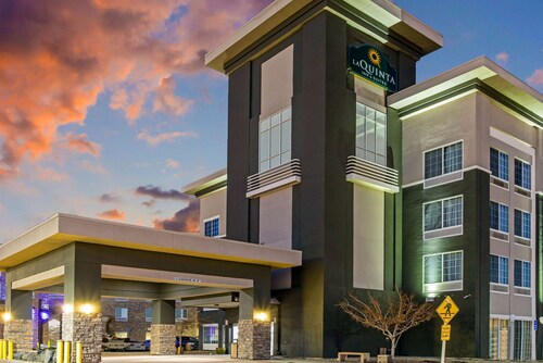 La Quinta Inn & Suites by Wyndham Denver Gateway Park