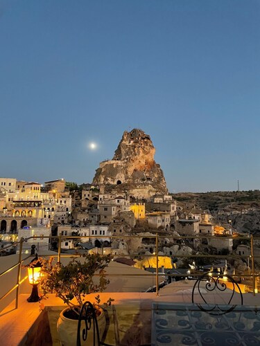 Hezen Cave Hotel
