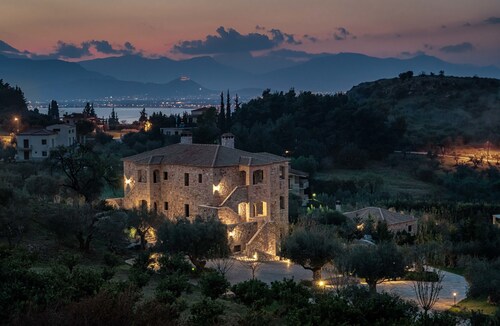 Klymeni Traditional Homes