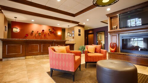 Best Western Plus Carousel Inn & Suites