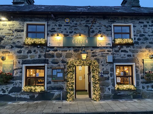 Golden Fleece Inn Tremadog