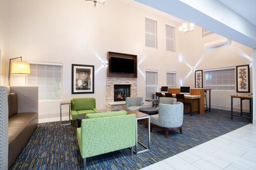 Holiday Inn Express & Suites Lincoln City by IHG