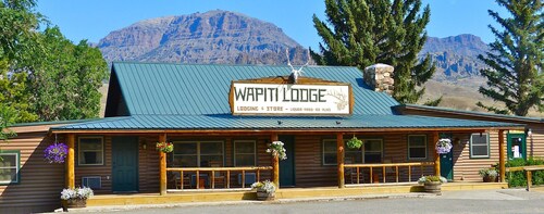 The Historic Wapiti Lodge