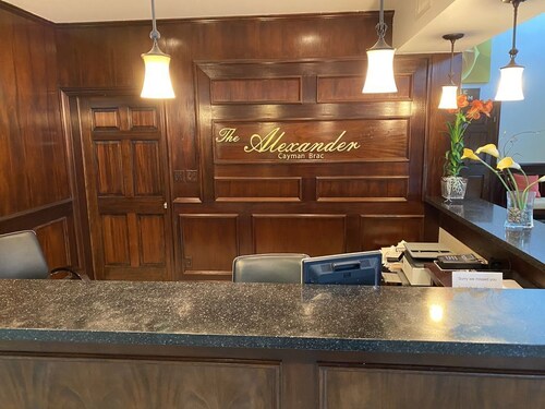 The Alexander # 210 - Queen Suite