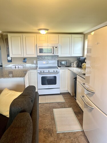 Beautiful, Relaxing, Spacious Cottage with view of Vermillion Bay!