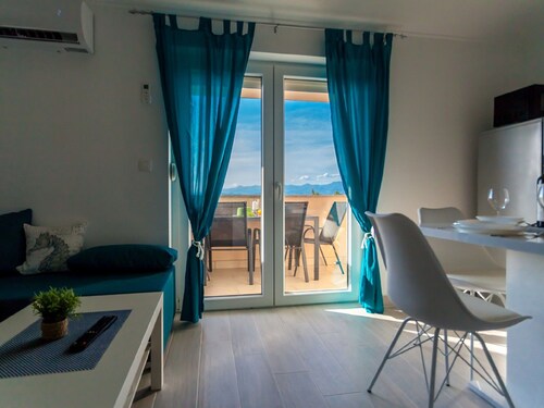 Apartment in Omisalj With Rooftop Terrace