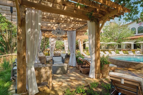 Hotel Drover, Autograph Collection
