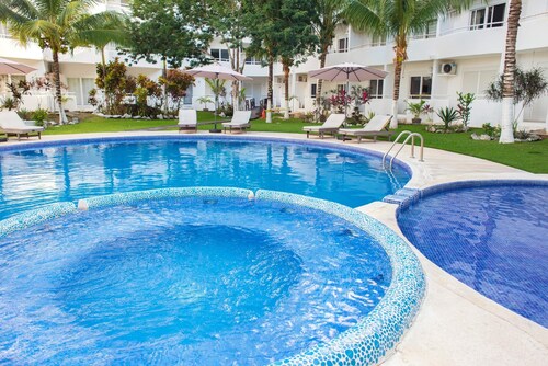 Beautifully Decorated Santorini Inspired Studio