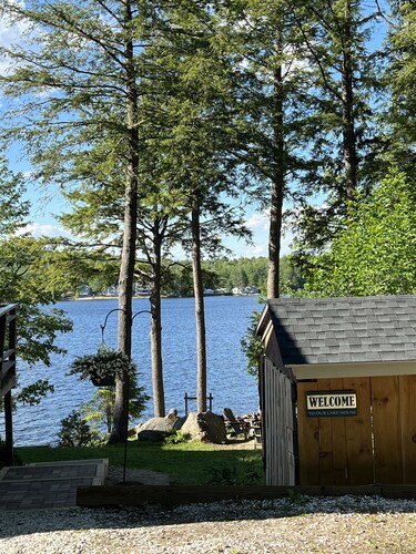 Half Moon Lake, Barnstead, NH vacation house on water front with firepit