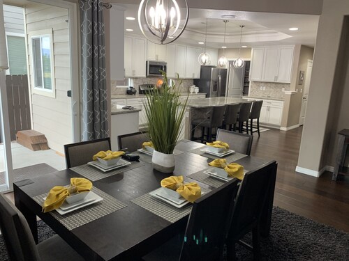 Beautiful Spacious Contemporary Craftsman Style Home