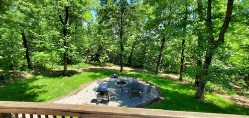 Secluded Log Cabin Getaway