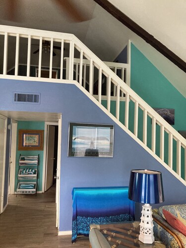 SUPER LOCATION, MIDDLE OF THE ISLAND