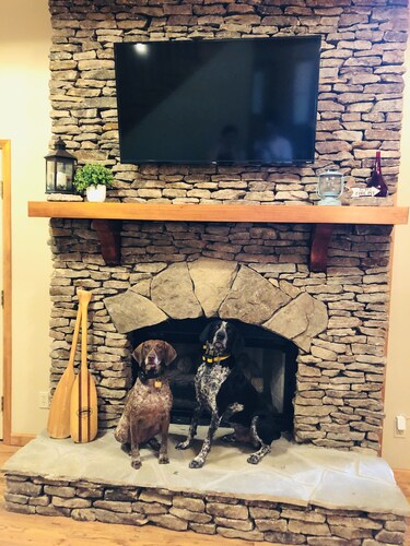 4BR & 3.5BA Cabin near Toccoa River with Hot Tub and Game Room!