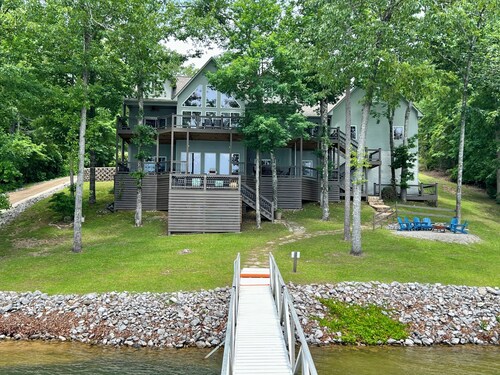 "Decked Out" - 80ft from house to water, gorgeous view, near Duncan Bridge